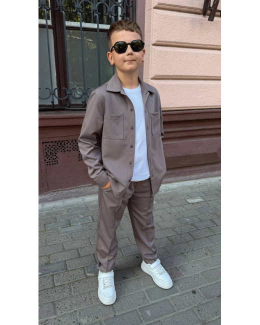 КЛАСИЧНИЙ КОСТЮМ З СОРОЧКОЮ МОККО